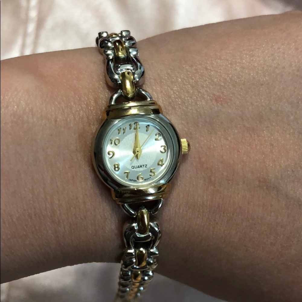 🥂Women’s Watch🥂 - Picture 4 of 4
